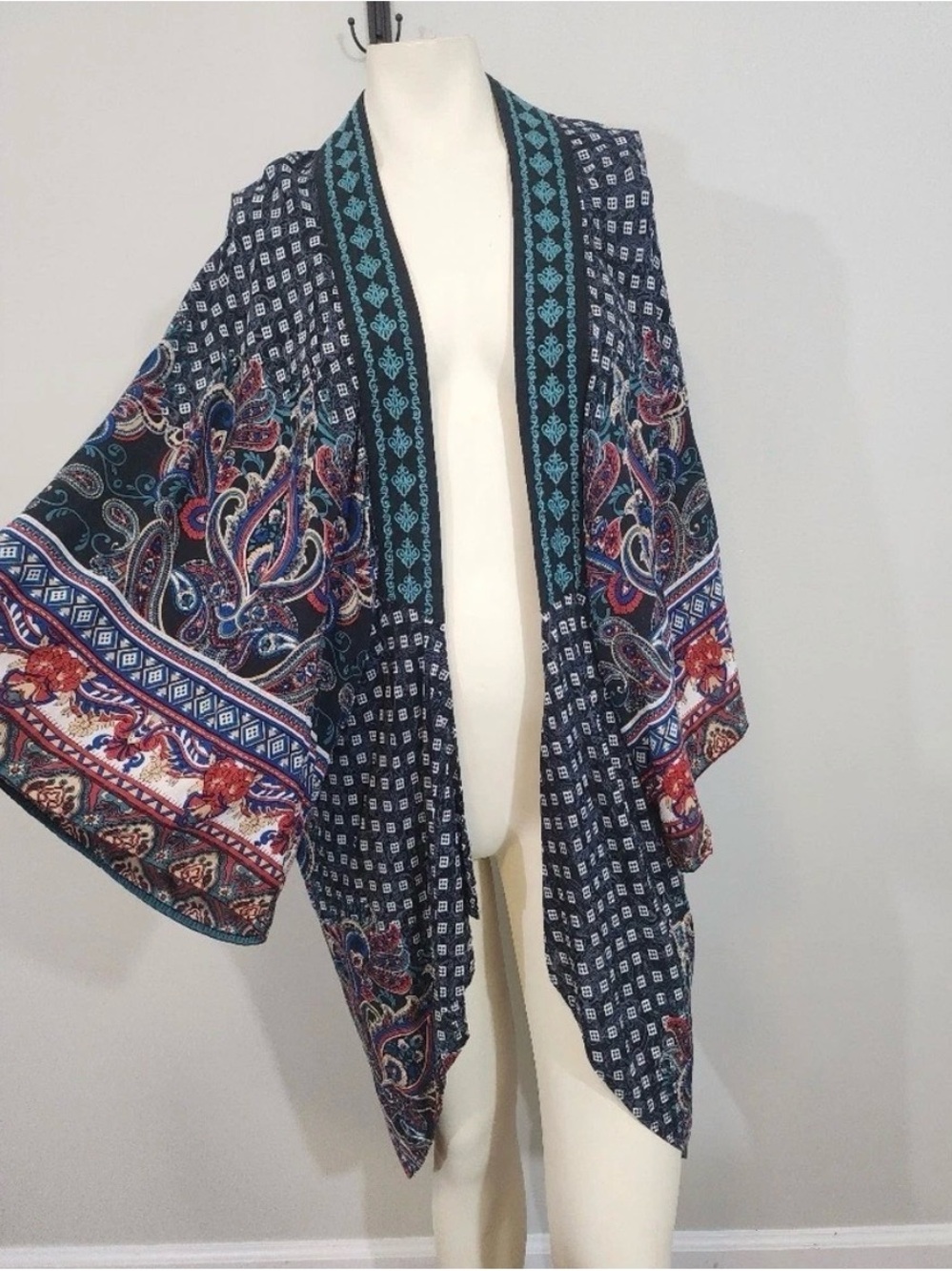 Flying Tomato Black and Teal Patterned Kimono Top